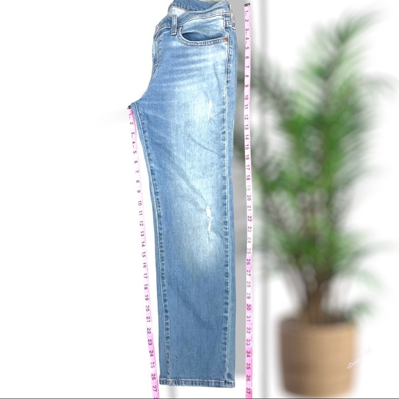 LEVI Like New Boyfriend Skinny Light Wash Denim Jeans size 27 - Picture 6 of 7
